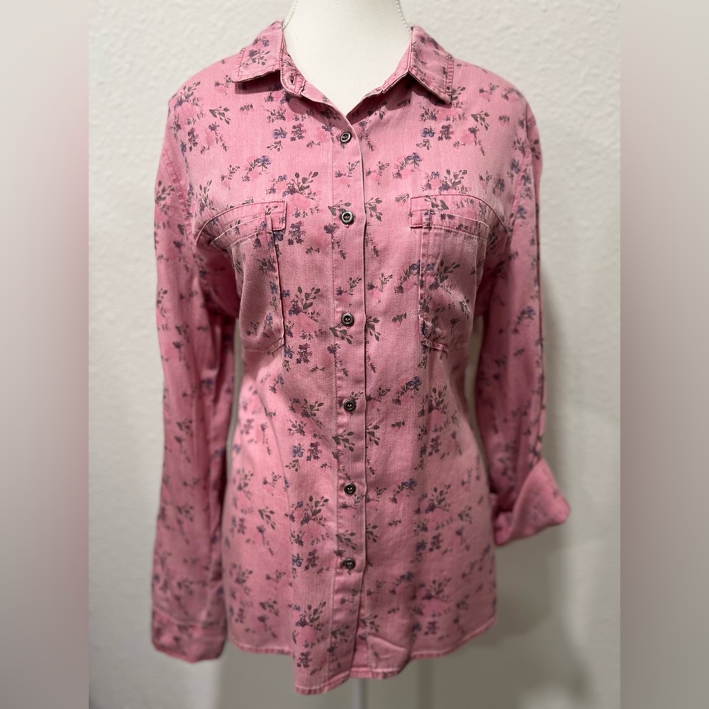 BILLY T Floral Pink Chambray Button Down EUC - Picture 2 of 8